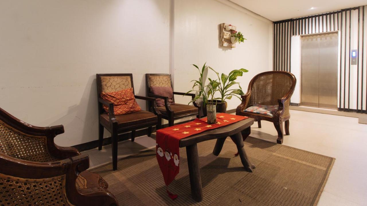 Reddoorz Plus @ Melsol Metro Vigan Exterior photo