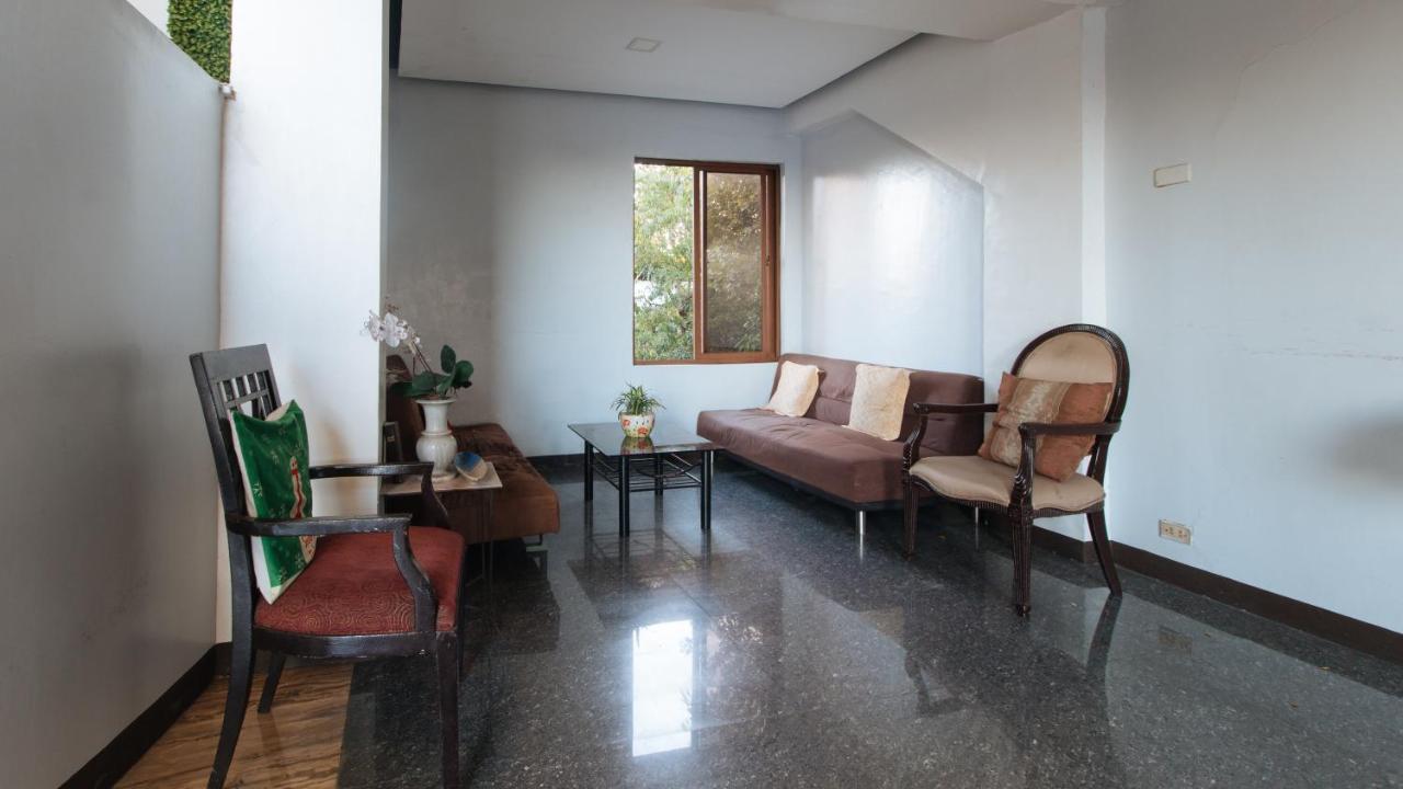 Reddoorz Plus @ Melsol Metro Vigan Exterior photo