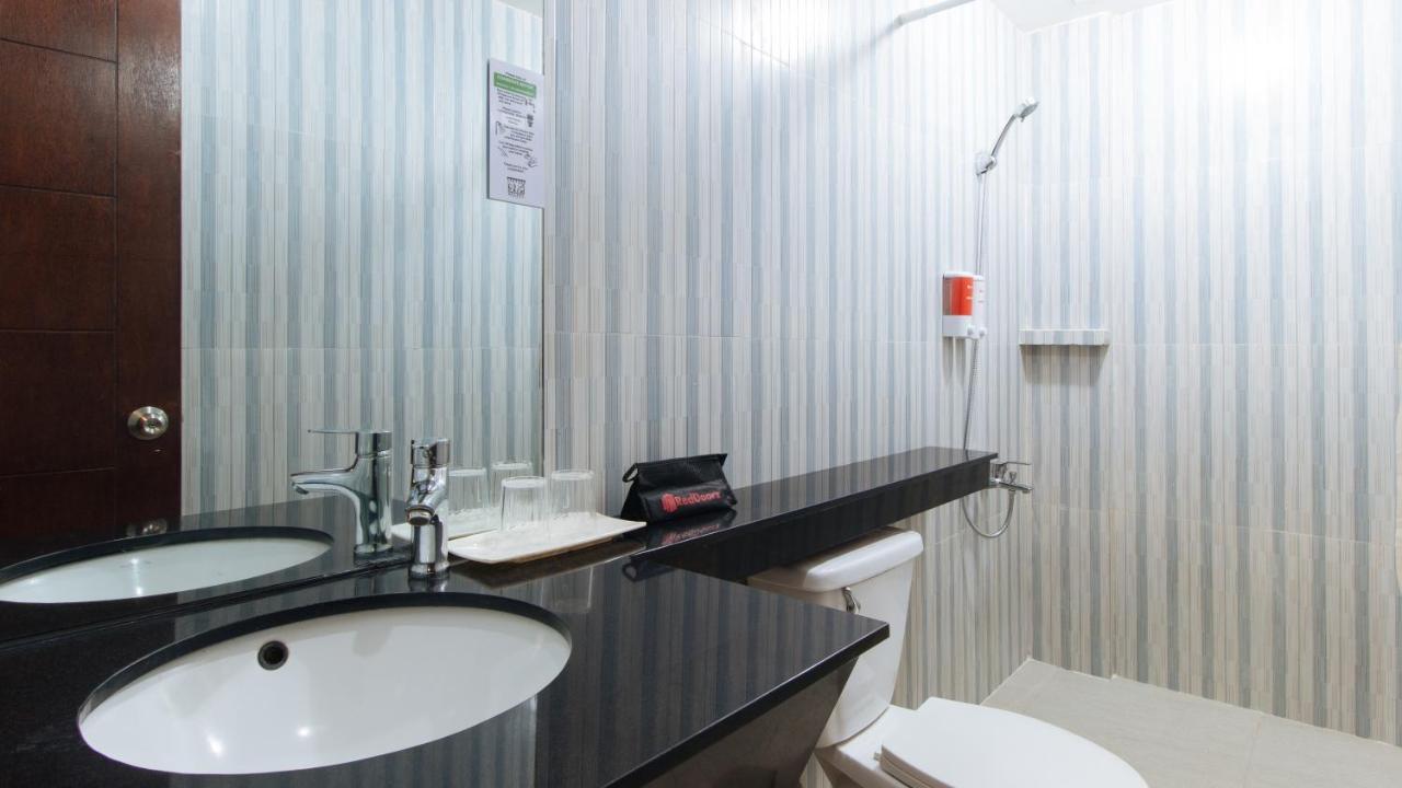 Reddoorz Plus @ Melsol Metro Vigan Exterior photo