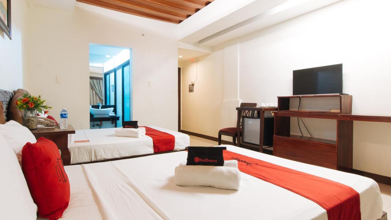 Reddoorz Plus @ Melsol Metro Vigan Exterior photo