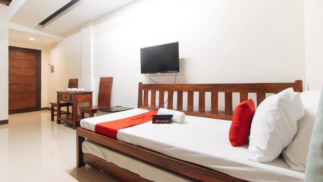 Reddoorz Plus @ Melsol Metro Vigan Exterior photo