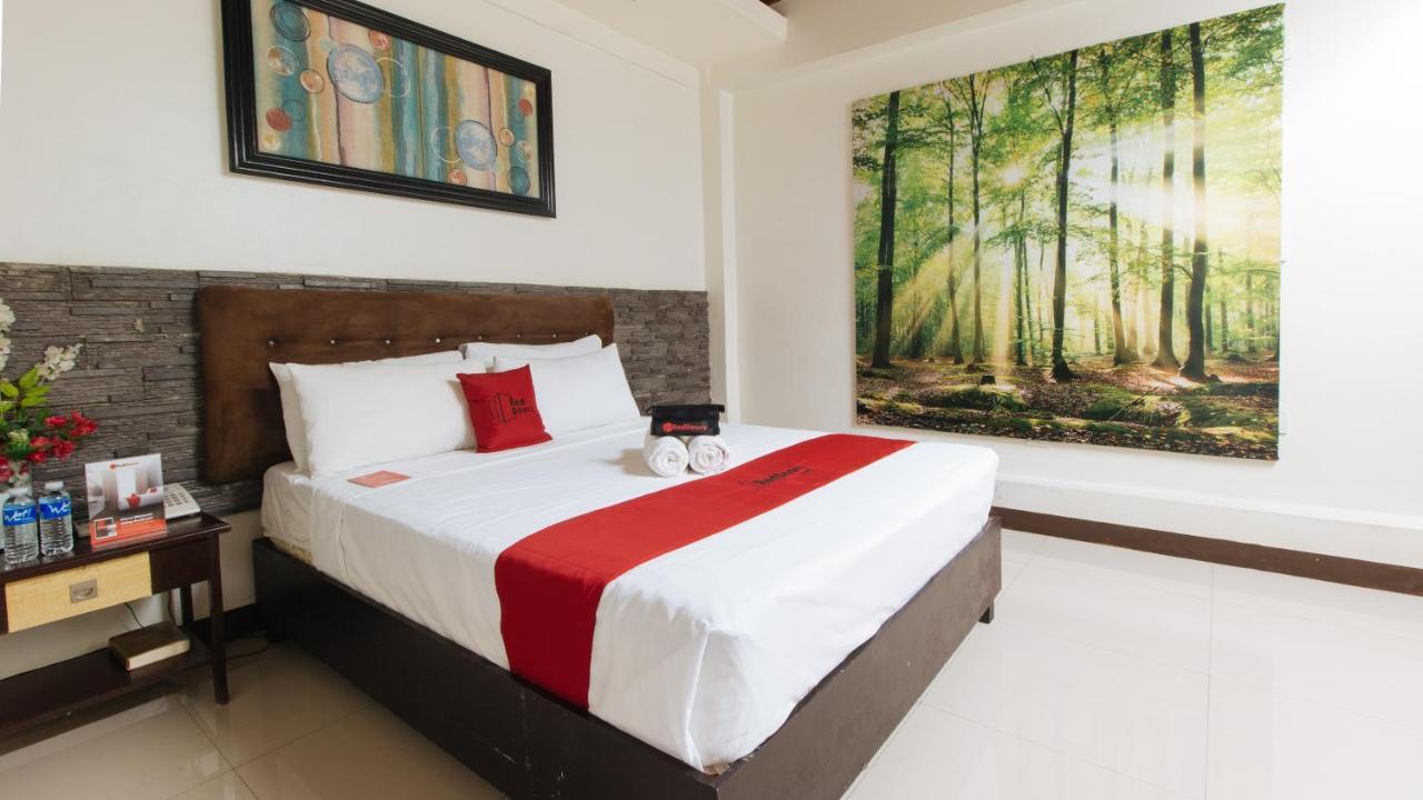 Reddoorz Plus @ Melsol Metro Vigan Exterior photo