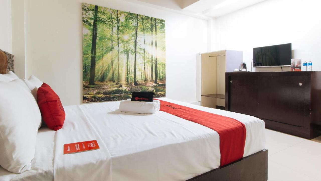 Reddoorz Plus @ Melsol Metro Vigan Exterior photo